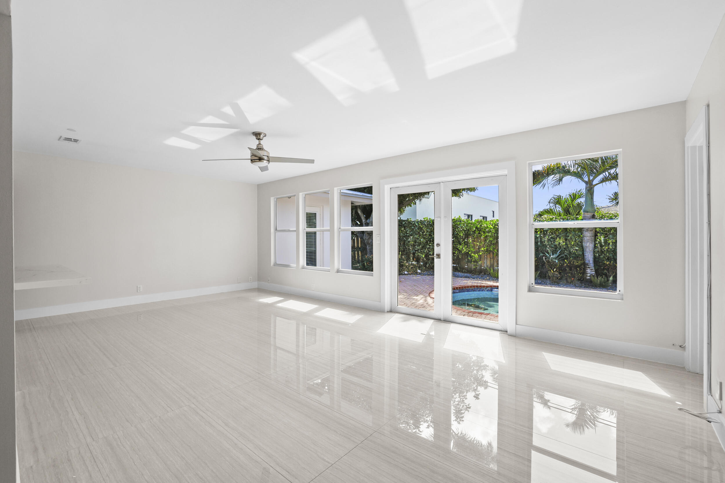 4240 Northeast 22nd Terrace Lighthouse Point, FL 33064 - Photo 15 of 54 16__62_2365