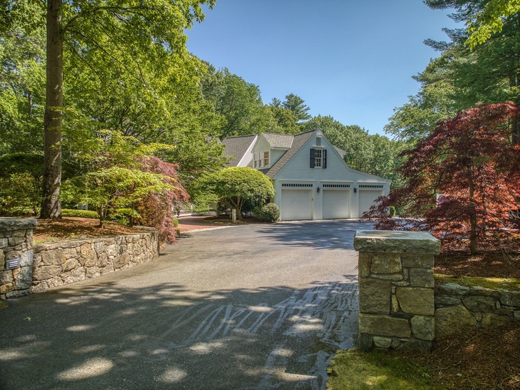 10 Old Farm Road Hopkinton, MA 01748 - Photo 3 of 37 Gallery Image 3