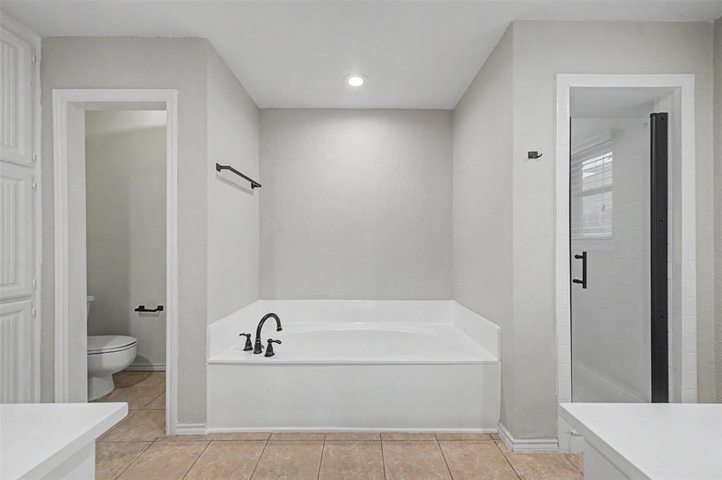 68 Legend Road Benbrook, TX 76132 - Photo 23 of 40 Gallery Image 23