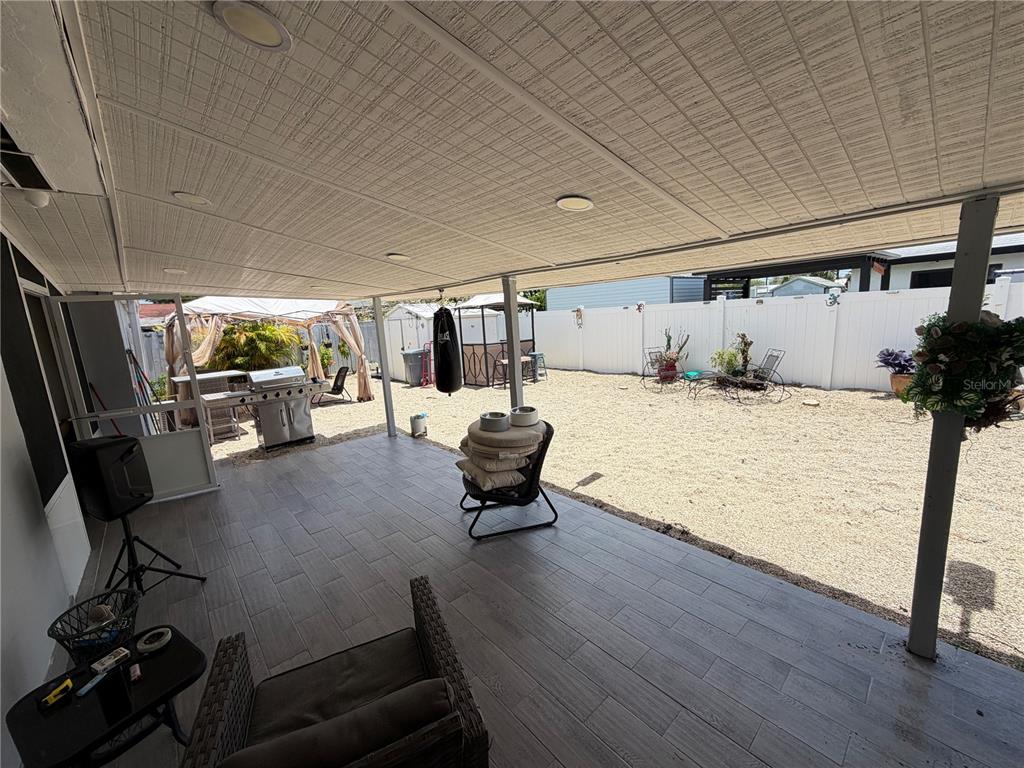 18615 Southwest 98th Avenue Miami, FL 33157 - Photo 19 of 44