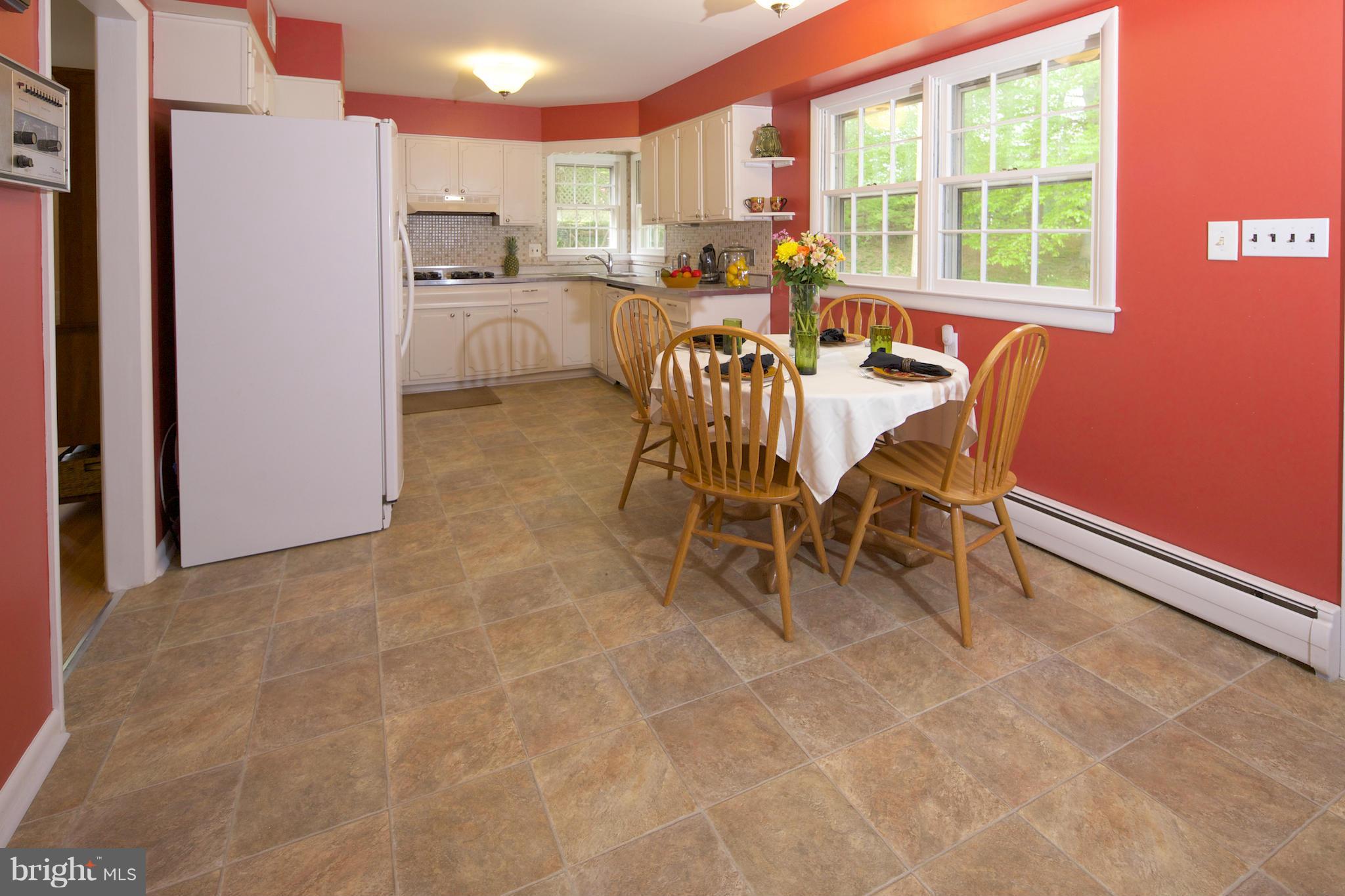 4661 Roundhill Road Ellicott City, MD 21043 - Photo 11 of 19 Kitchen