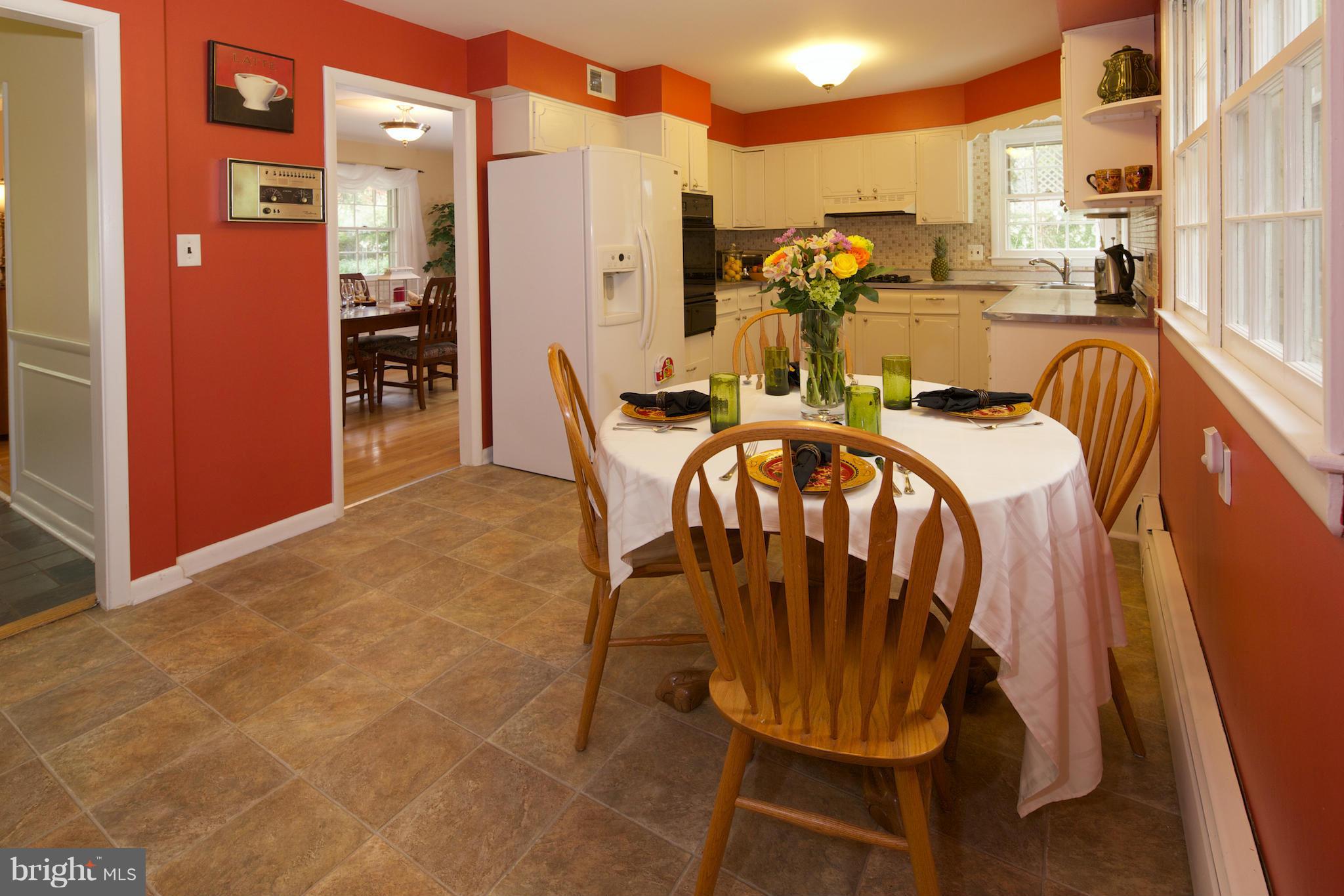 4661 Roundhill Road Ellicott City, MD 21043 - Photo 10 of 19 Kitchen