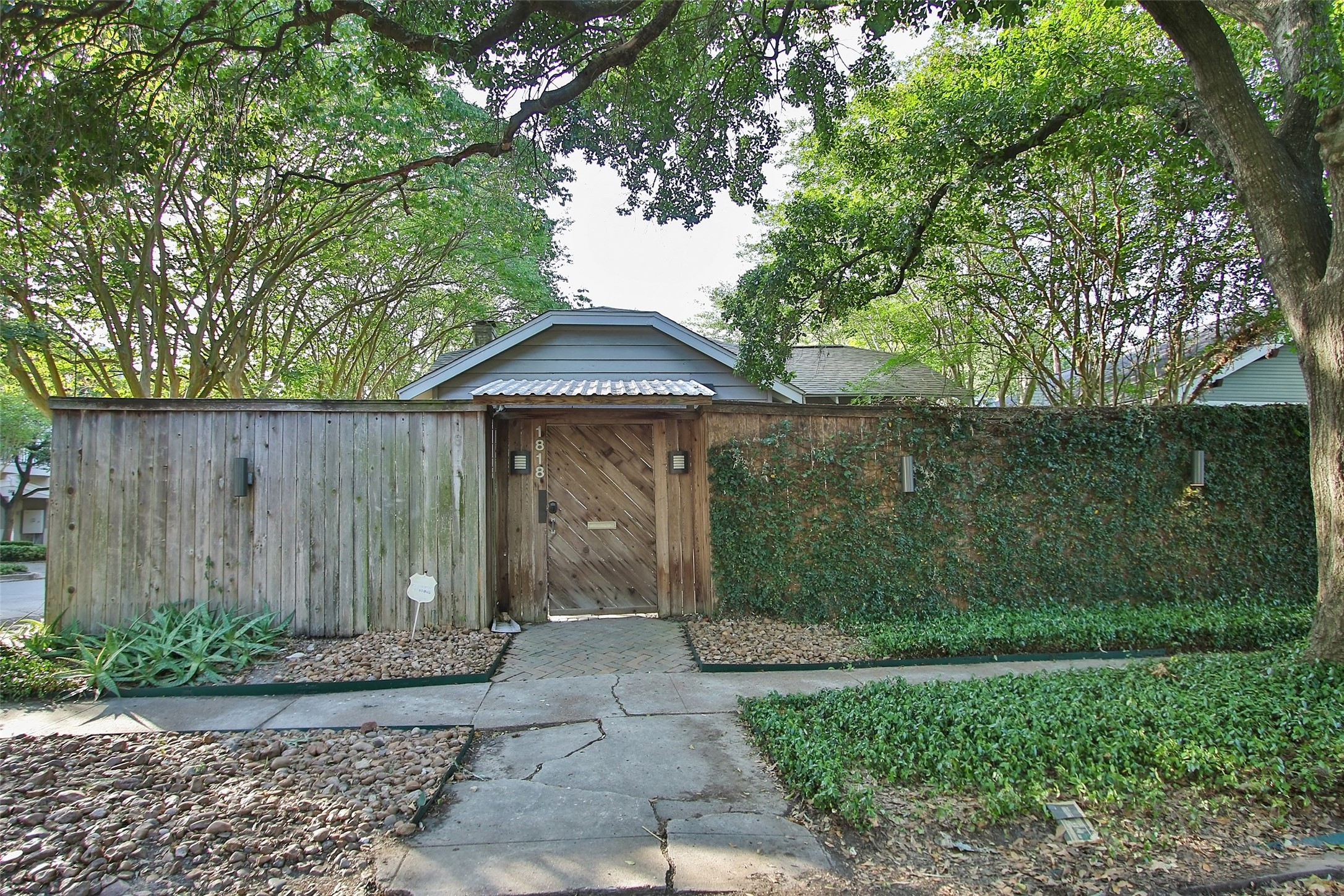 1818 Haver Street Houston, TX 77006 - Photo 3 of 30