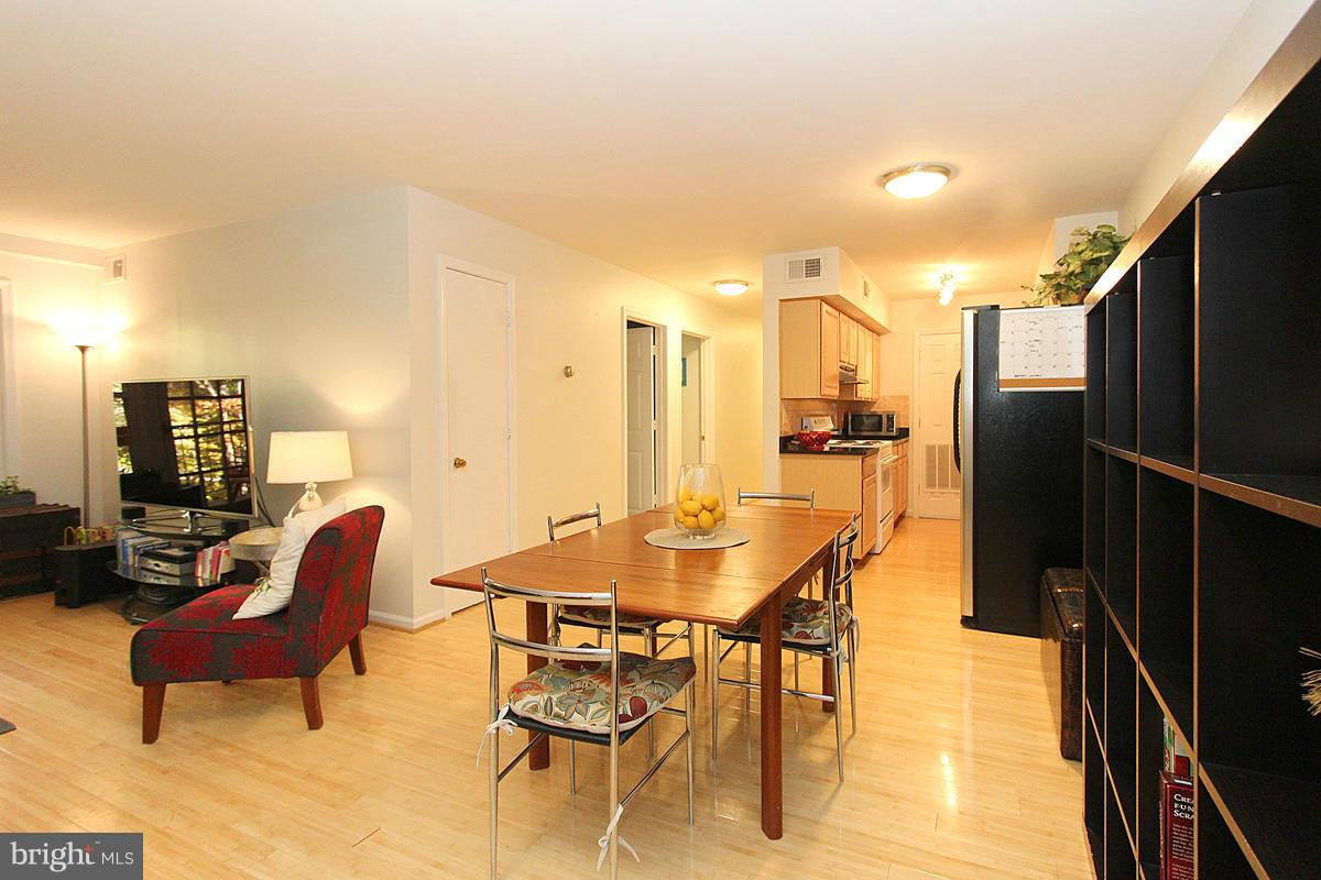5901 D Kingsford Road, Unit 438 Springfield, VA 22152 - Photo 4 of 30 Dining Room