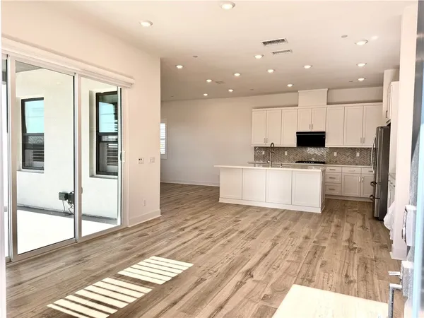 $6,300 | 9331 Astor, Irvine, CA 92618