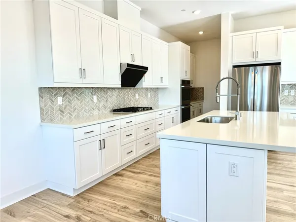 $6,300 | 9331 Astor, Irvine, CA 92618