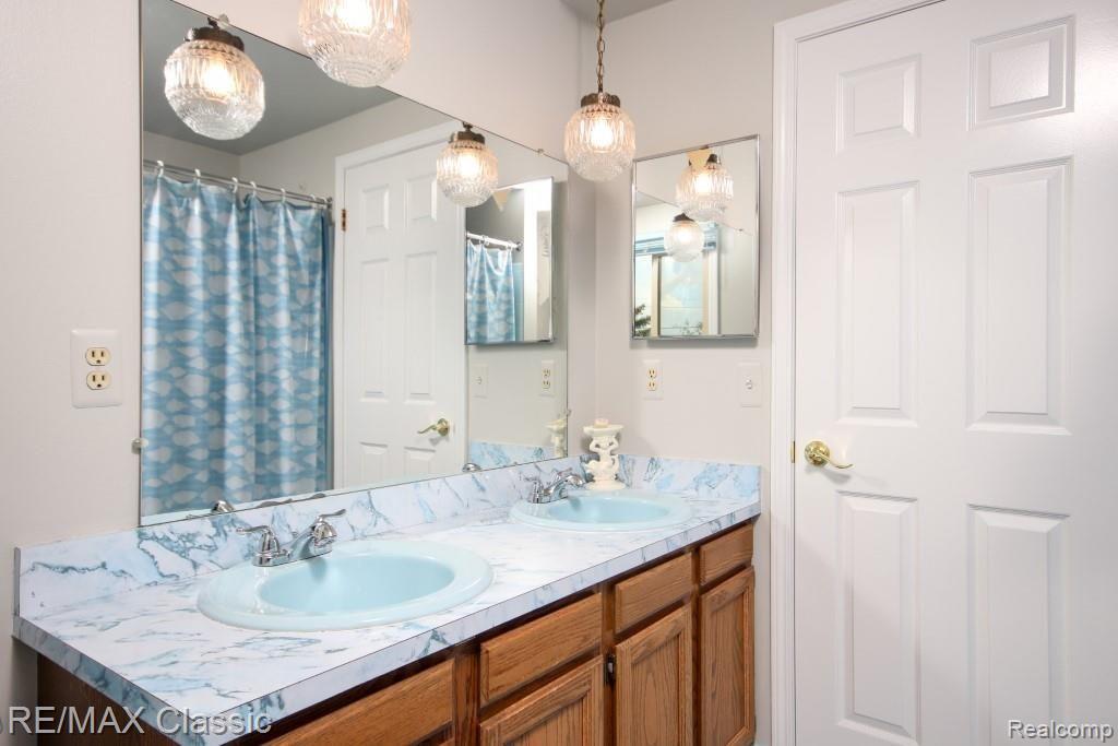 46461 Strathmore Road Plymouth, MI 48170 - Photo 52 of 59 IMG_7145 (Custom).jpg