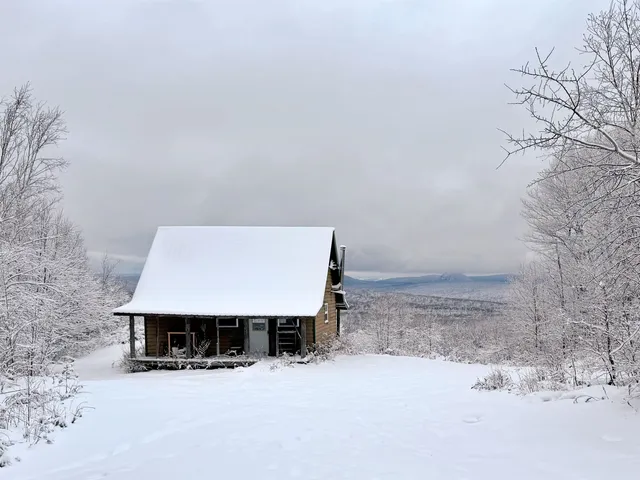 $199,000 | 3383 Island Pond Road, Morgan, VT 05853