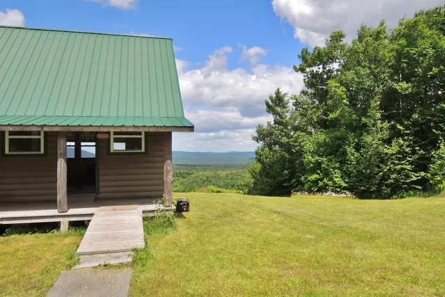 $199,000 | 3383 Island Pond Road, Morgan, VT 05853