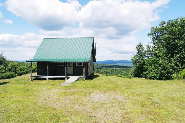 $199,000 | 3383 Island Pond Road, Morgan, VT 05853
