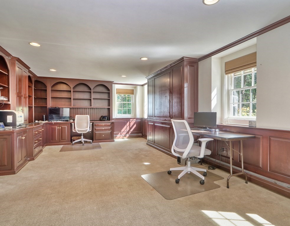 34 Round Hill Road Lincoln, MA 01773 - Photo 25 of 37 Gallery Image 25