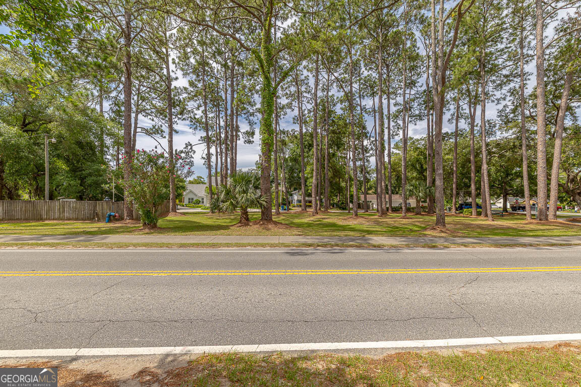 913 Mallery Street St. Simons, GA 31522 - Photo 3 of 13