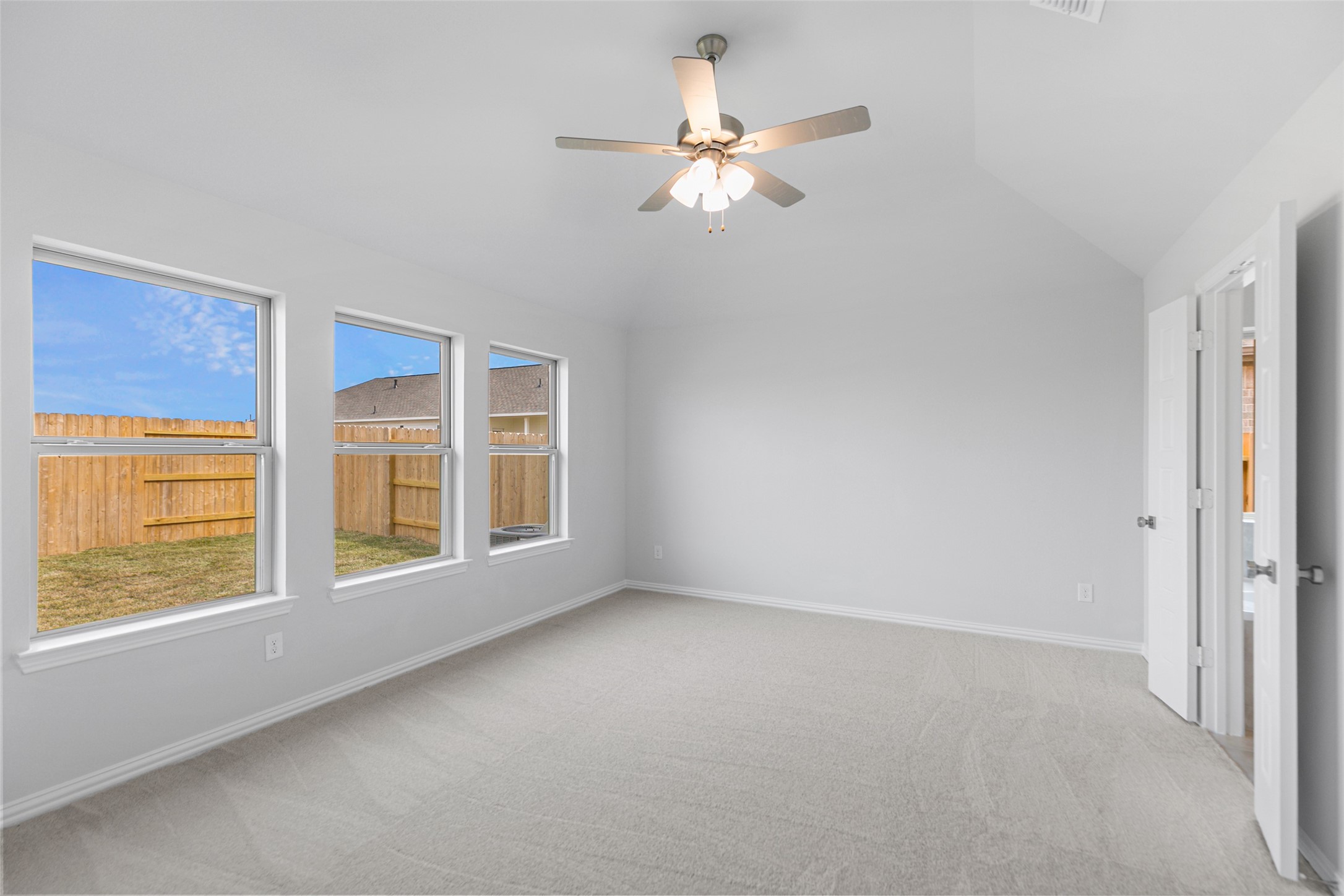 803 Evergreen Frst Lane Rosharon, TX 77583 - Photo 23 of 31 a view of an empty room with a window