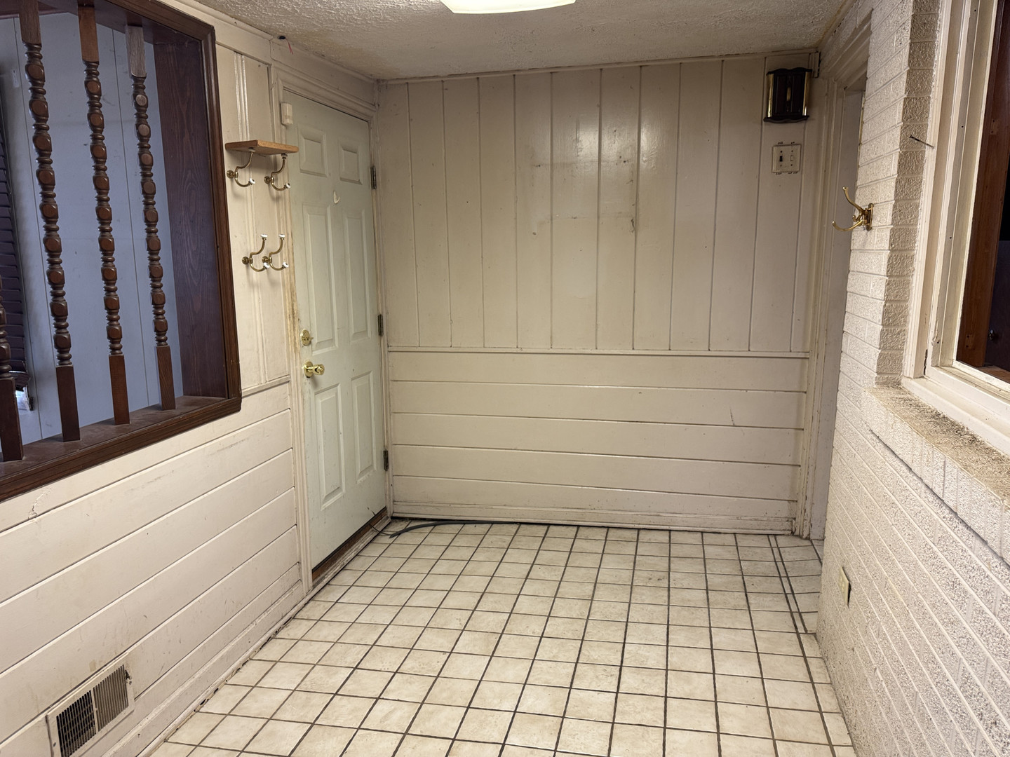 2024 Montague Road Rockford, IL 61102 - Photo 19 of 34 a view of a bathroom