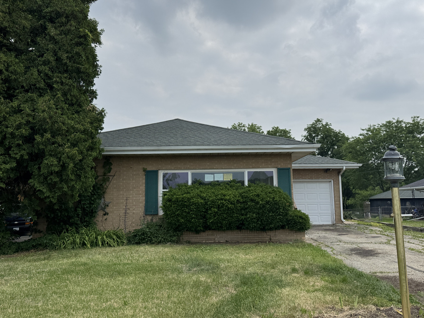2024 Montague Road Rockford, IL 61102 - Photo 2 of 34 front view of house with a yard