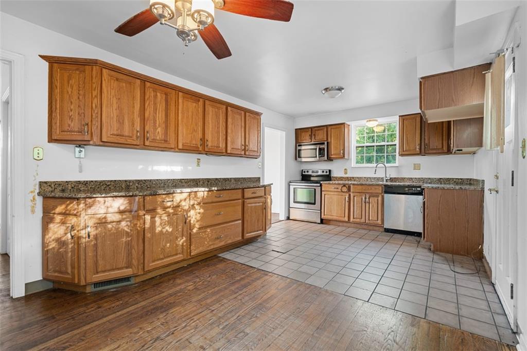 214 Farmington Road Pittsburgh, PA 15215 - Photo 16 of 44 Gallery Image 16