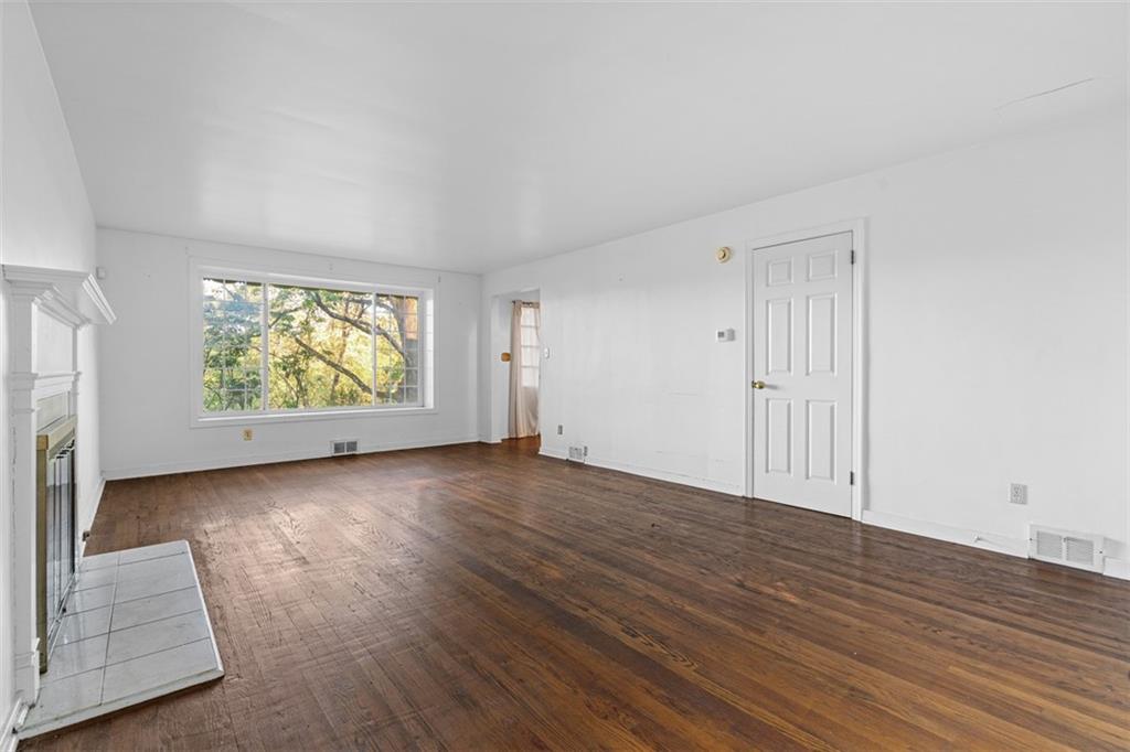 214 Farmington Road Pittsburgh, PA 15215 - Photo 5 of 44 Gallery Image 5