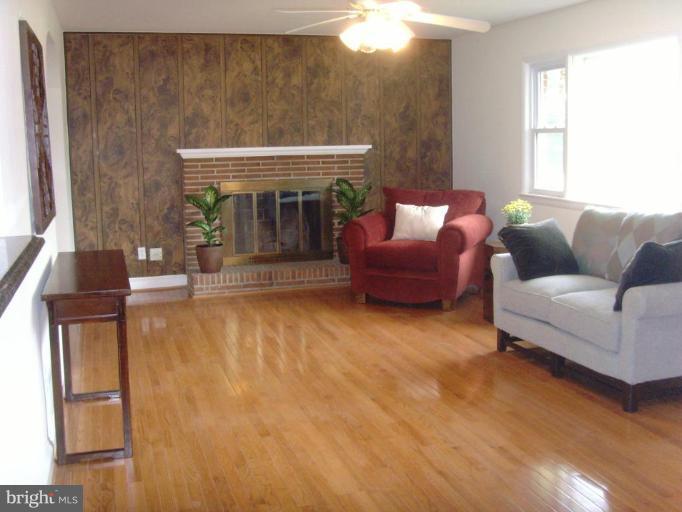 4908 Backlick Road Annandale, VA 22003 - Photo 15 of 21 Living Room