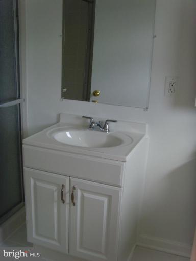 4908 Backlick Road Annandale, VA 22003 - Photo 7 of 21 Bath #1