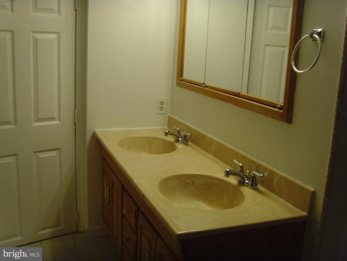 4908 Backlick Road Annandale, VA 22003 - Photo 9 of 21 Bath #3