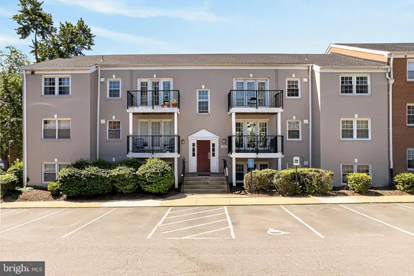 $219,000 | 9445 Fairfax Boulevard, Unit 102, Fairfax, VA 22031