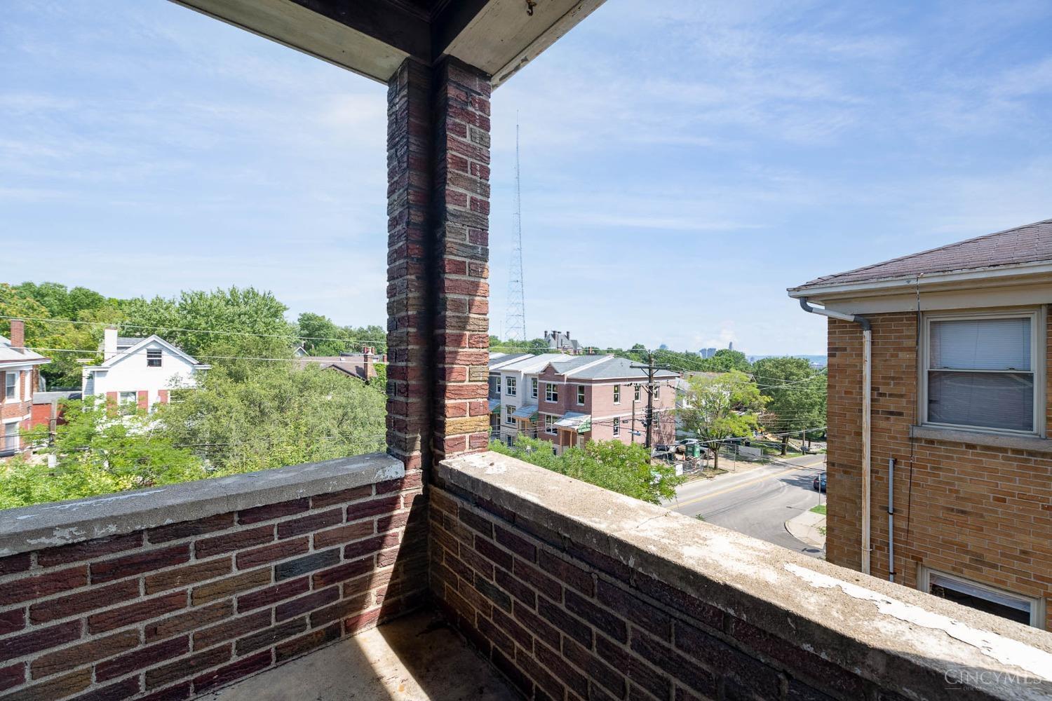 2363 Ravine Street Cincinnati, OH 45219 - Photo 5 of 18 Gallery Image 5