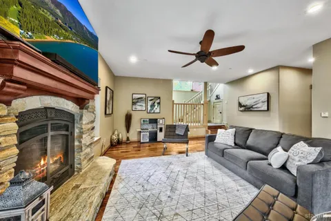 $1,548,000 | 539 Wintoon Drive, South Lake Tahoe, CA 96150