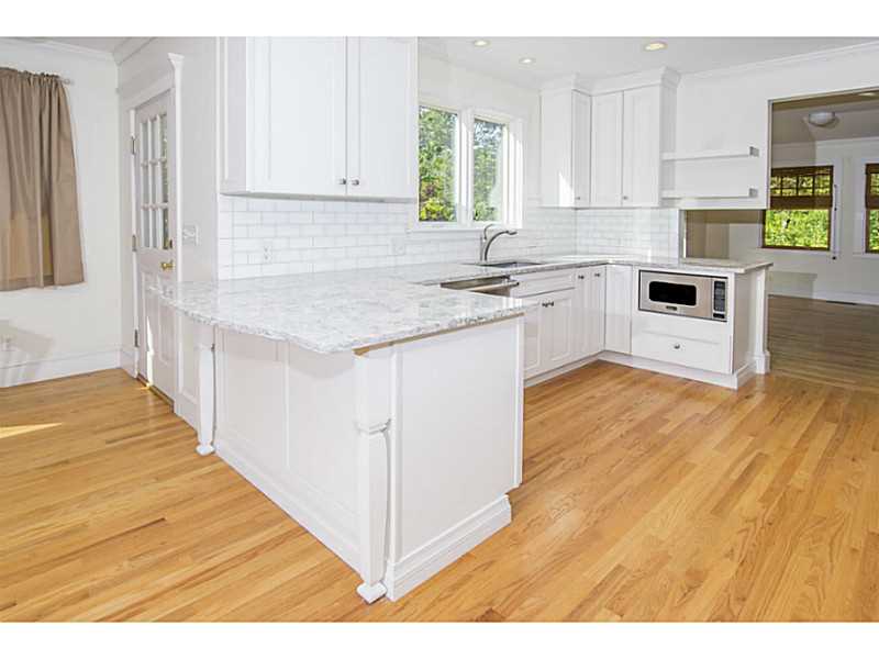 42 Ice Pond Road Westerly, RI 02891 - Photo 9 of 24 Kitchen.