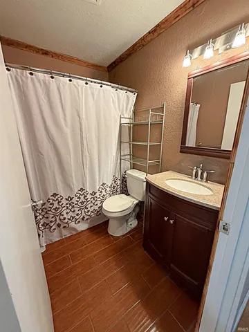 $209,500 | 603 East John Street, Washington, IN 47501