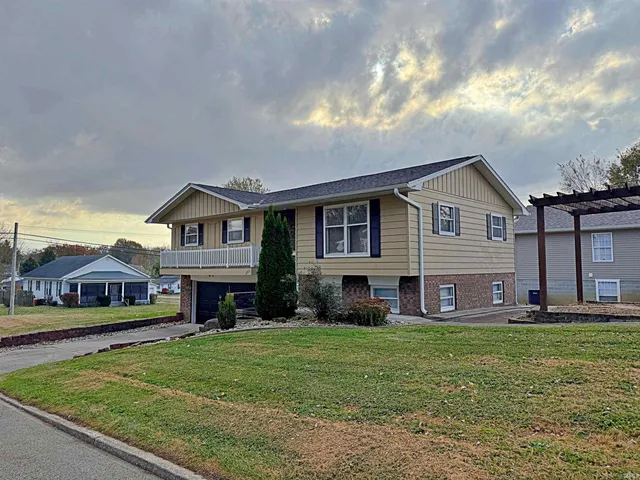 $209,500 | 603 East John Street, Washington, IN 47501