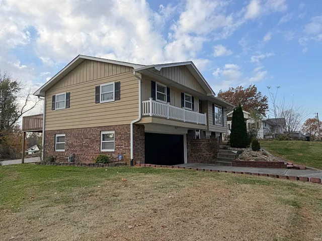 $209,500 | 603 East John Street, Washington, IN 47501