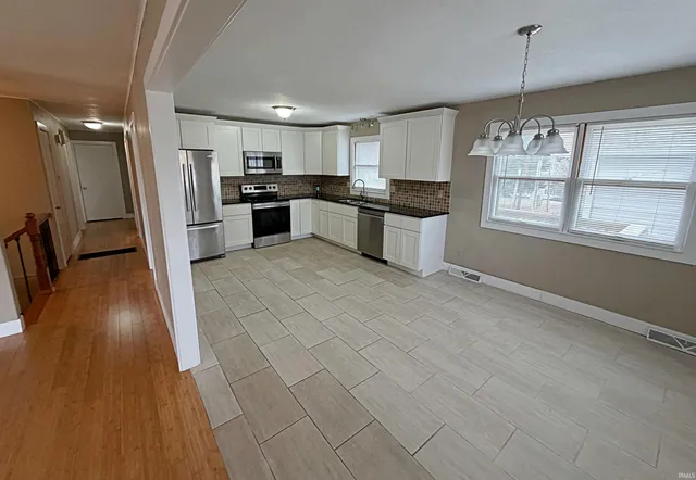 $209,500 | 603 East John Street, Washington, IN 47501