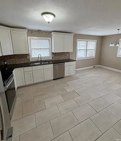 $209,500 | 603 East John Street, Washington, IN 47501