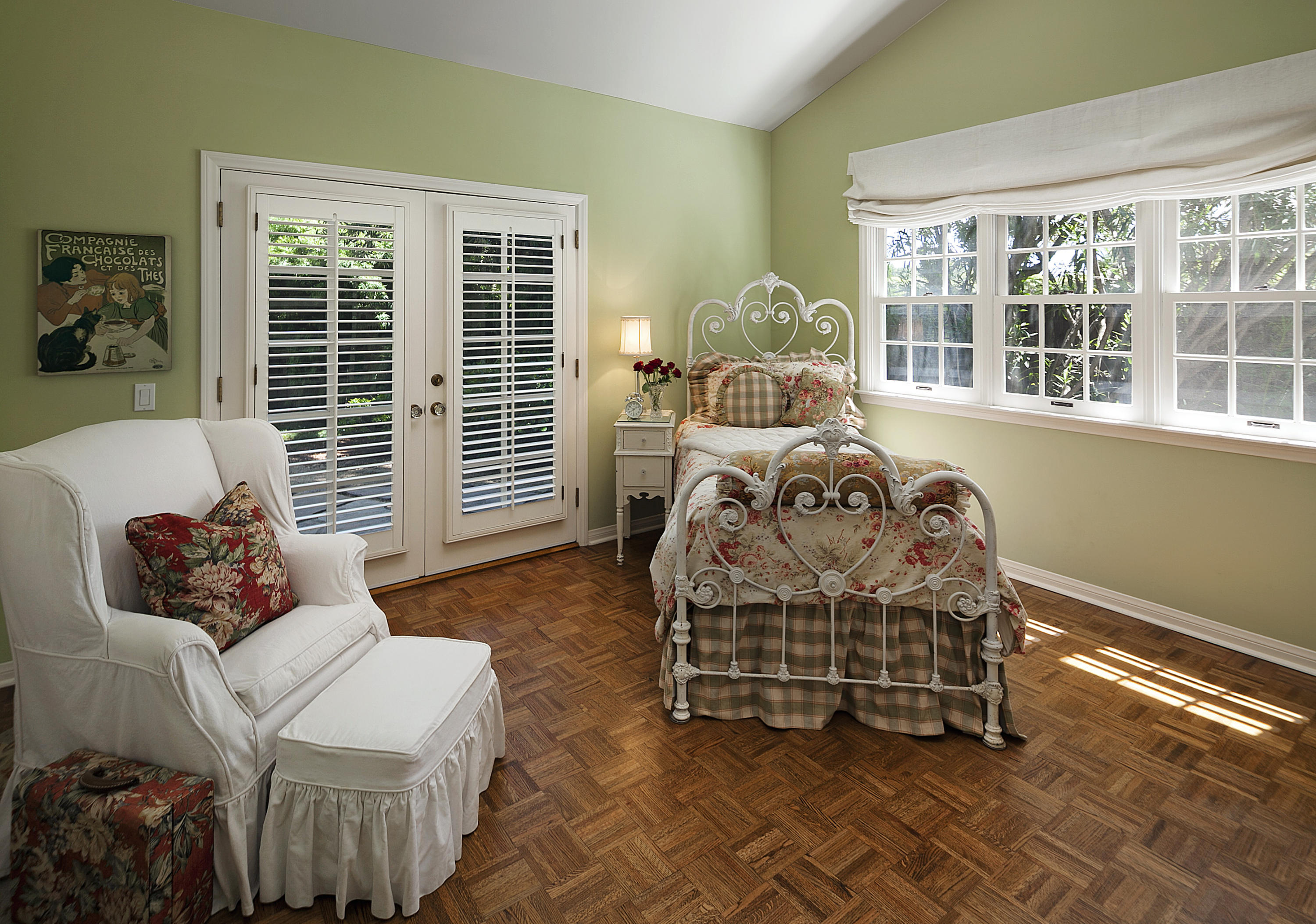 145 La Vereda Road Montecito, CA 93108 - Photo 12 of 17 a living room with furniture and a large window