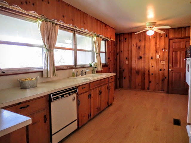 1242 Northern Hills Road Hixson, TN 37343 - Photo 11 of 49 Bright Eat-in Kitchen