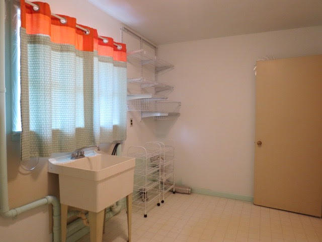 1242 Northern Hills Road Hixson, TN 37343 - Photo 36 of 49 Laundry/ Utility Room