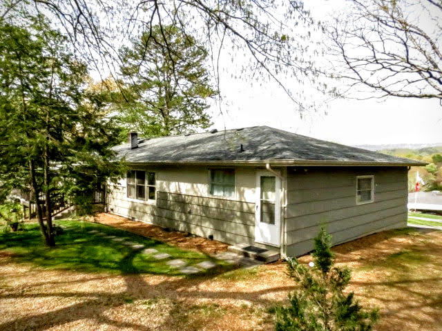 1242 Northern Hills Road Hixson, TN 37343 - Photo 6 of 49 Side View of Home