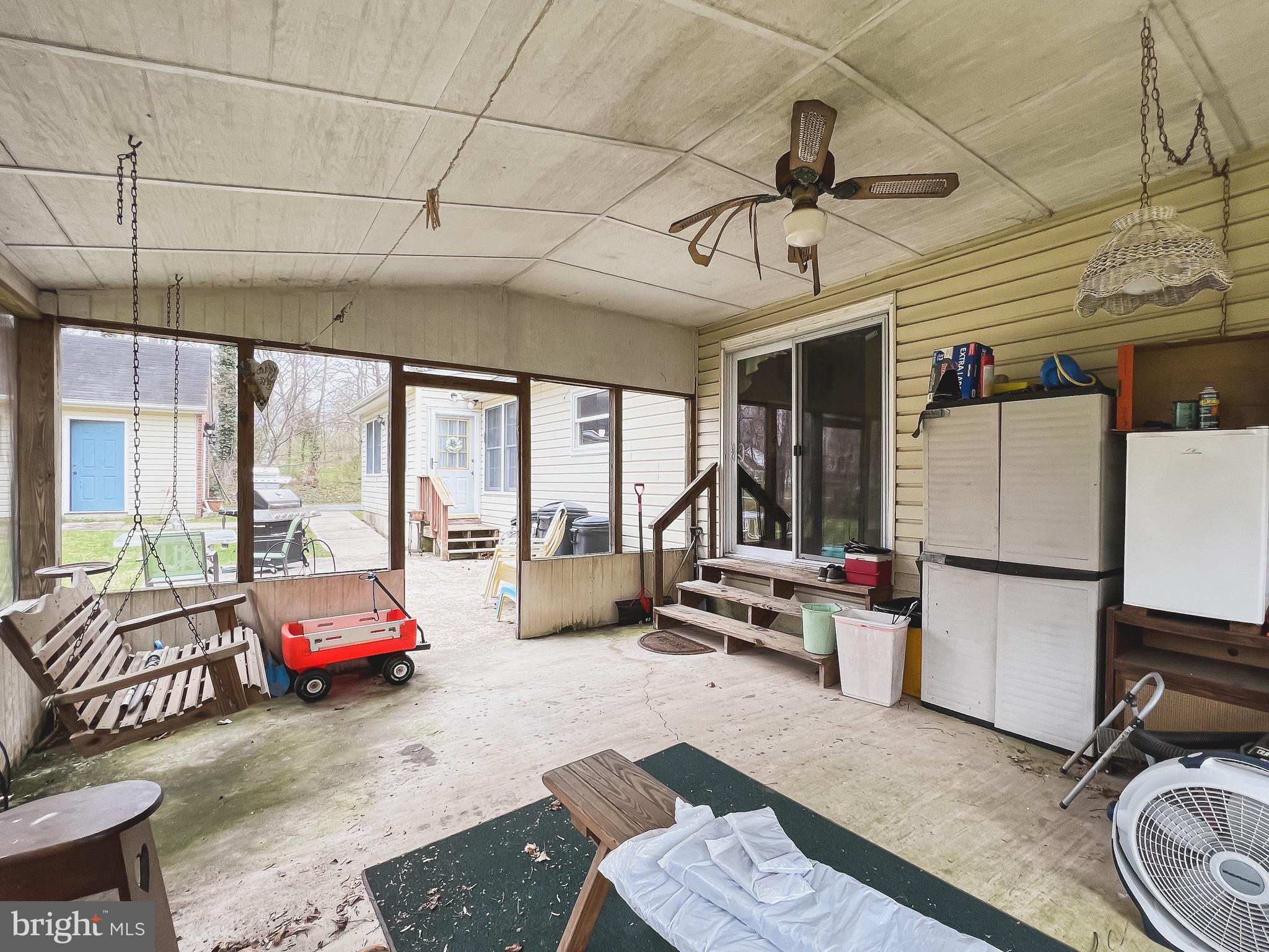 890 Carson Road Huntingtown, MD 20639 - Photo 55 of 64 a room with furniture