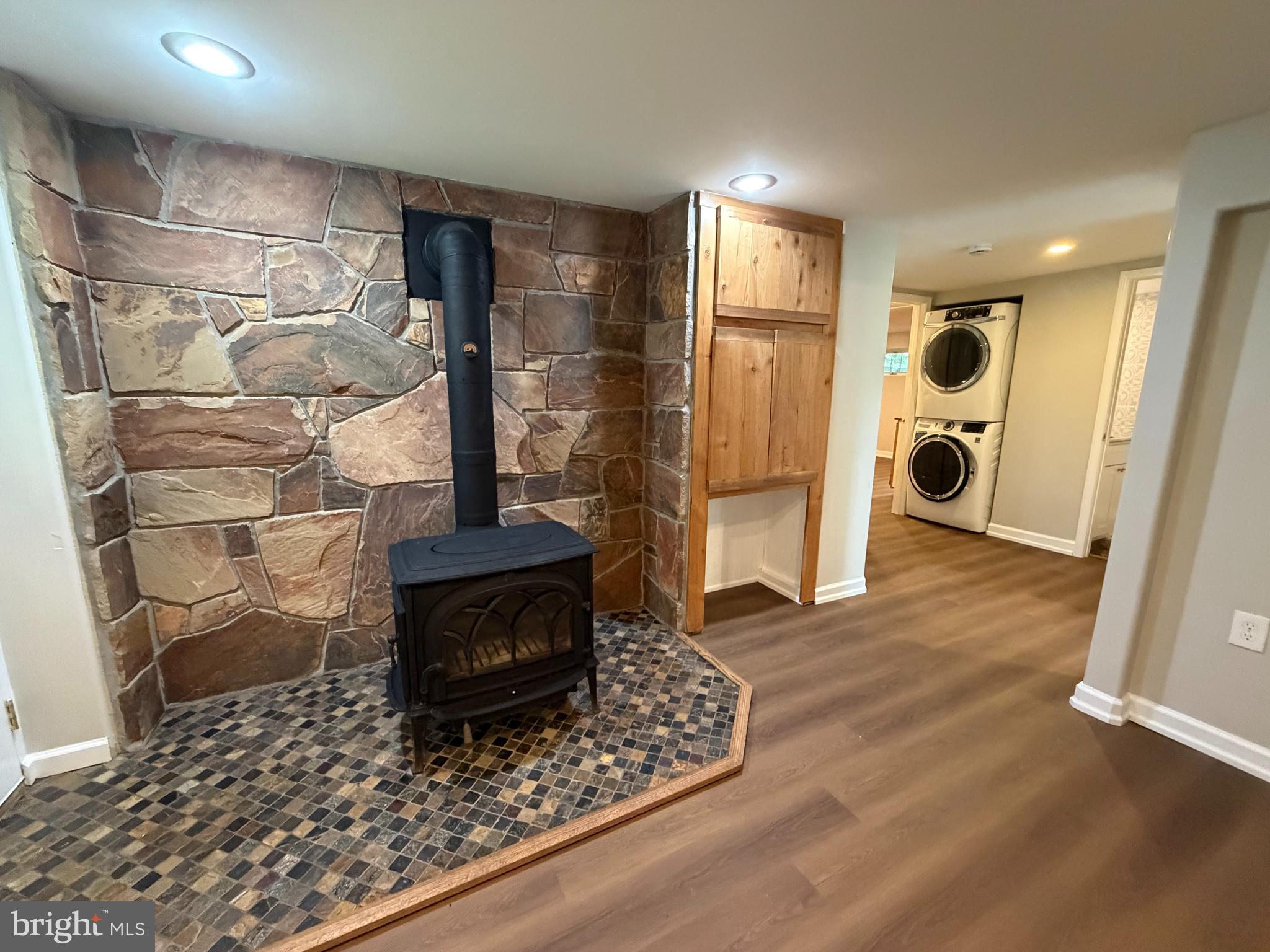146 Trillium Trail Road Linden, VA 22642 - Photo 11 of 21 a living room with a couch and a rug