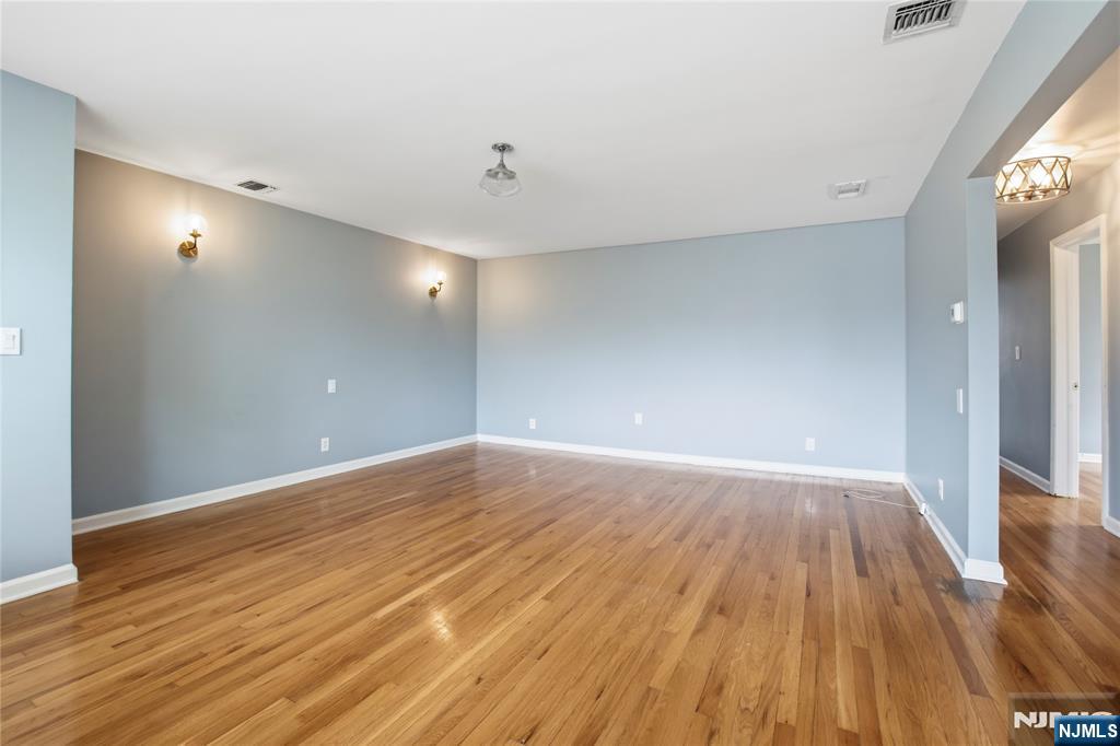 112 East Ackerman Avenue, Unit B RIGHT SIDE Emerson, NJ 07630 - Photo 2 of 16