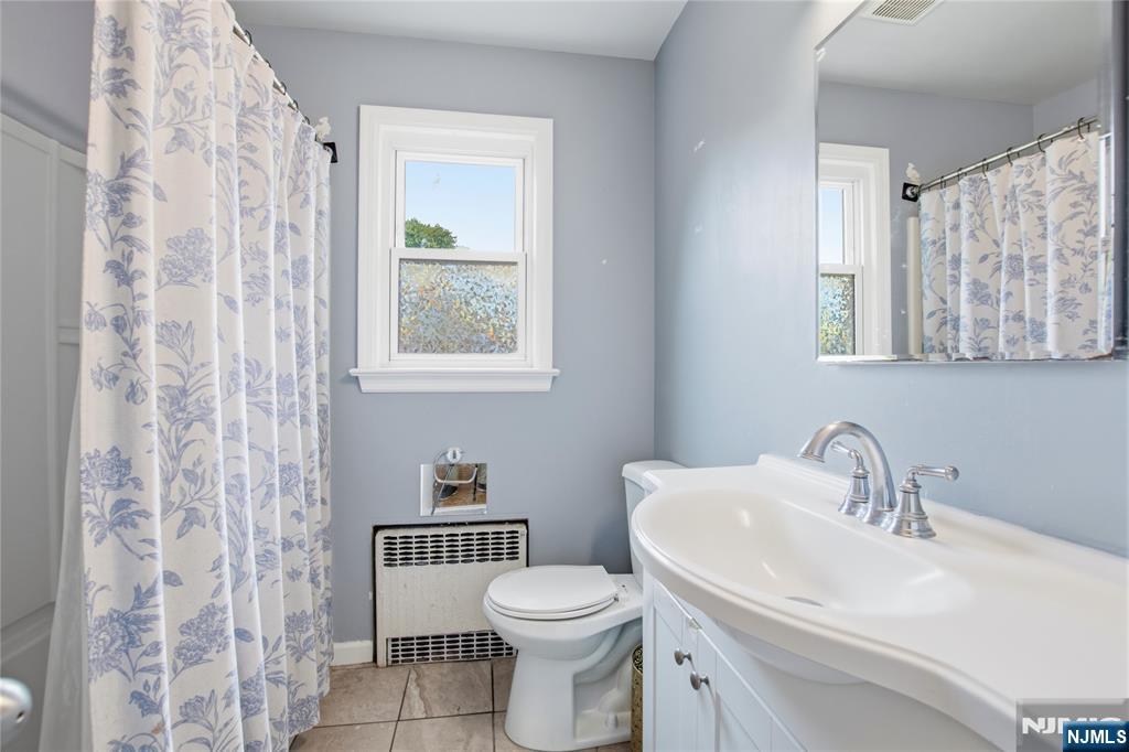 112 East Ackerman Avenue, Unit B RIGHT SIDE Emerson, NJ 07630 - Photo 9 of 16
