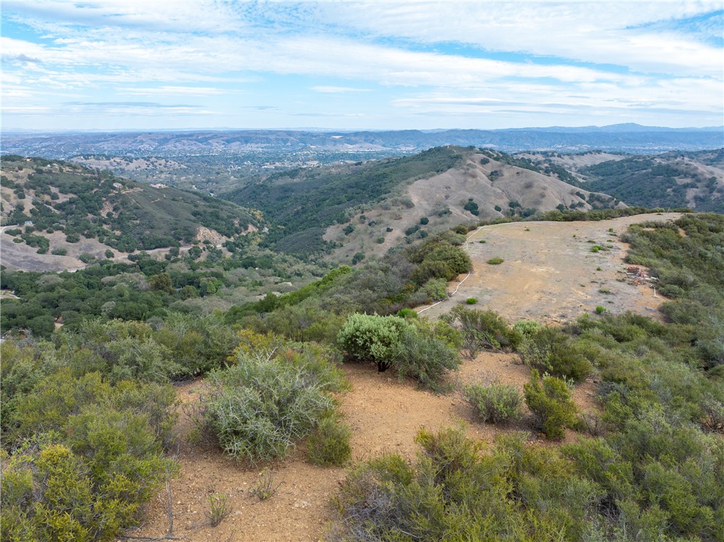 13730 Falcon Road Atascadero, CA 93422 - Photo 2 of 28 a view of a city with beach