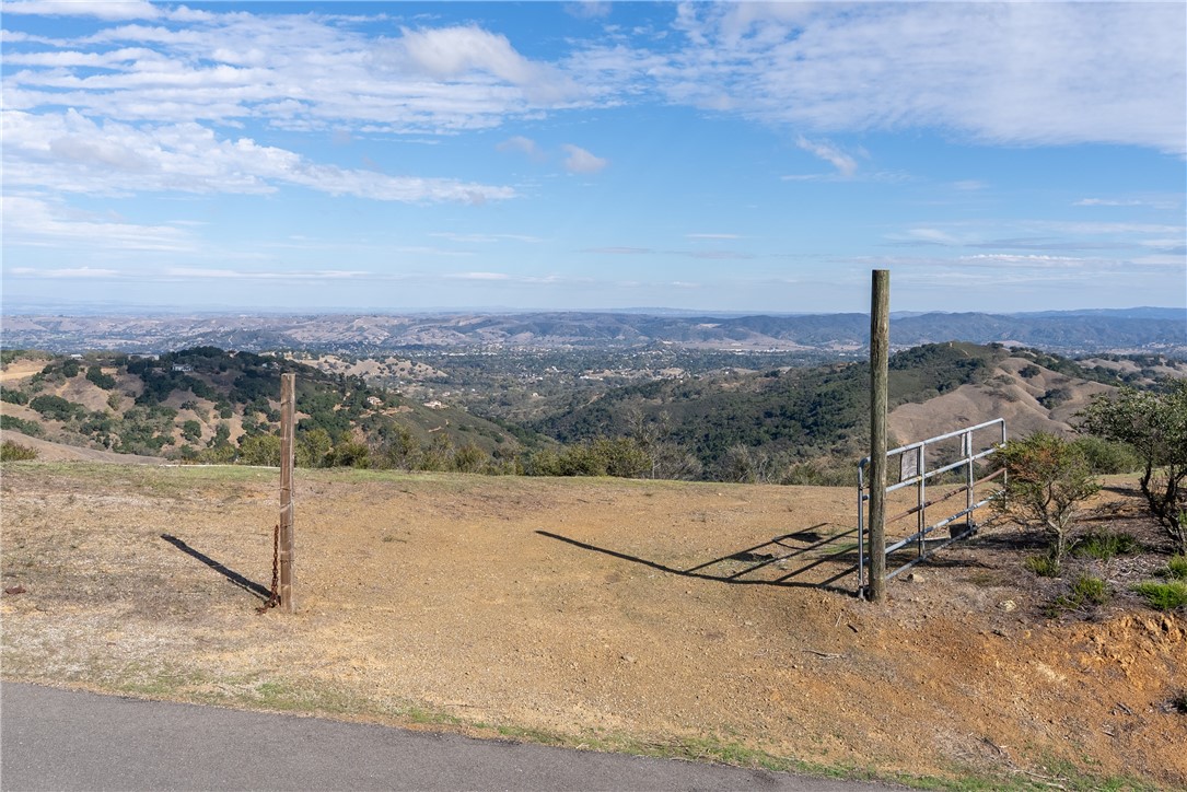 13730 Falcon Road Atascadero, CA 93422 - Photo 5 of 28 a view of a road with an ocean view