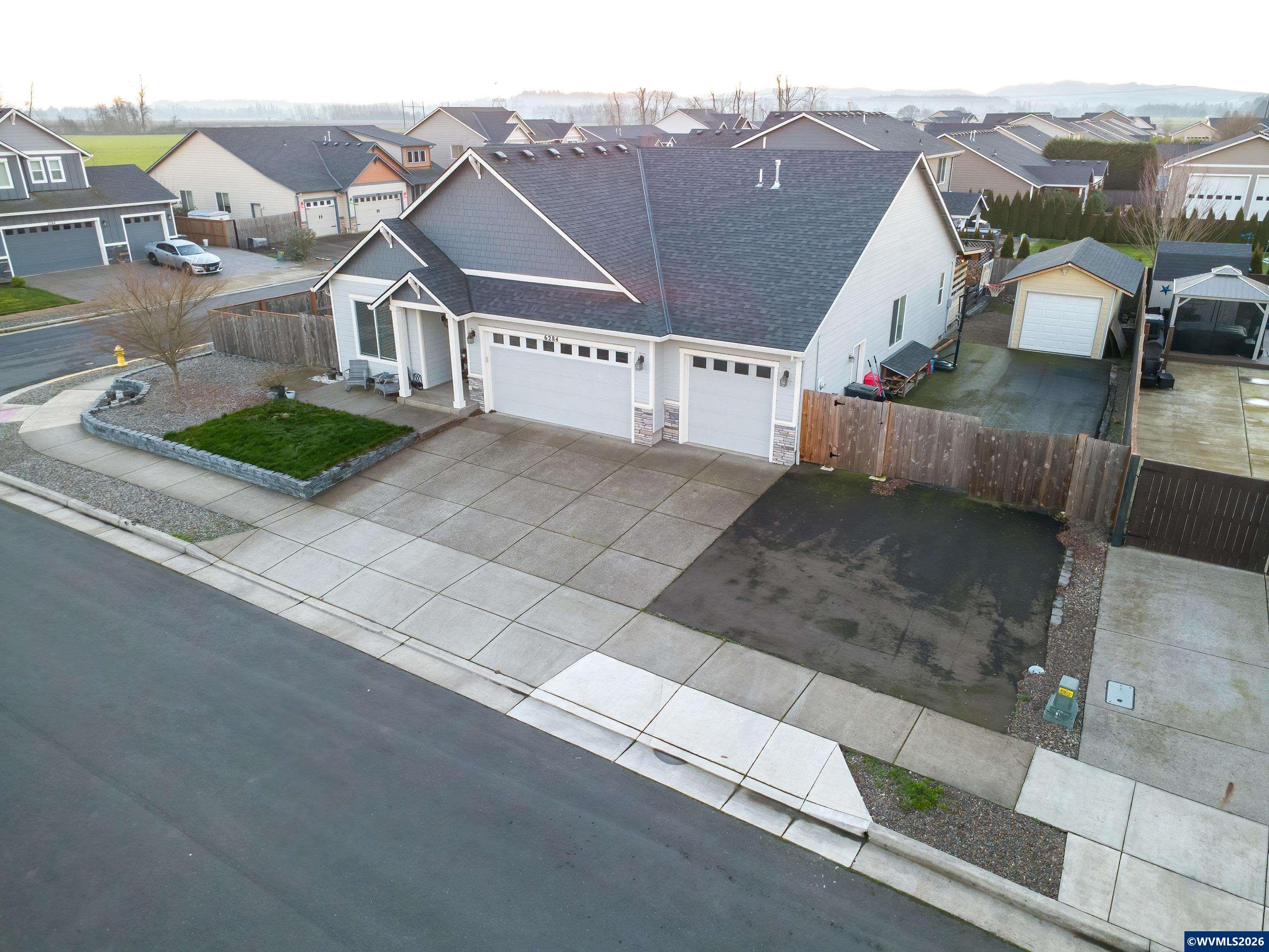 6284 Barker Street Albany, OR 97321 - Photo 5 of 48