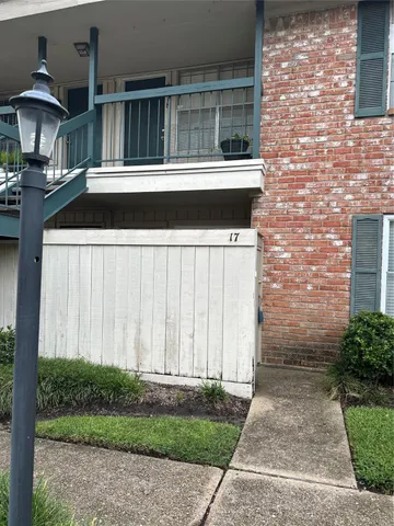 $1,200 | 845 Augusta Drive, Unit 17, Houston, TX 77057