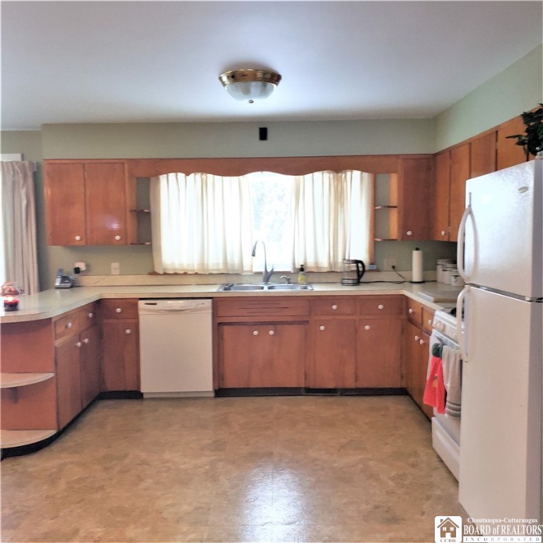 54 Point Drive West Dunkirk City, NY 14048 - Photo 4 of 24