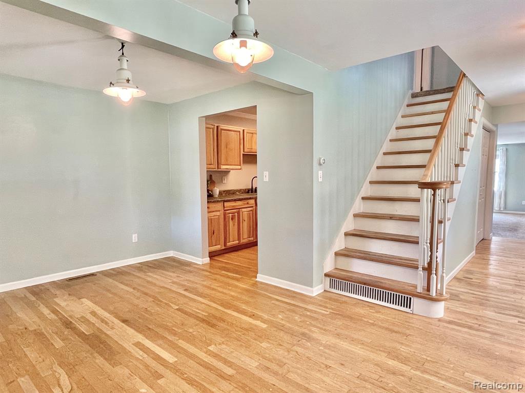 2807 Gravel Ridge Drive Rochester Hills, MI 48307 - Photo 11 of 45