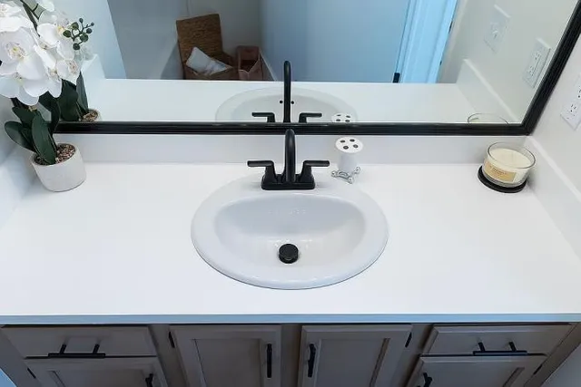 $187,900 | 45204 Fryer Drive, Macomb, MI 48044