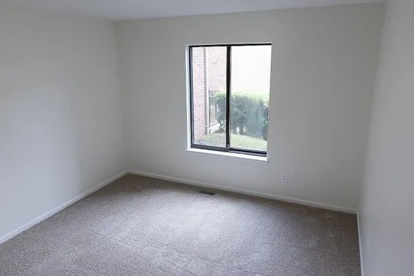 $187,900 | 45204 Fryer Drive, Macomb, MI 48044