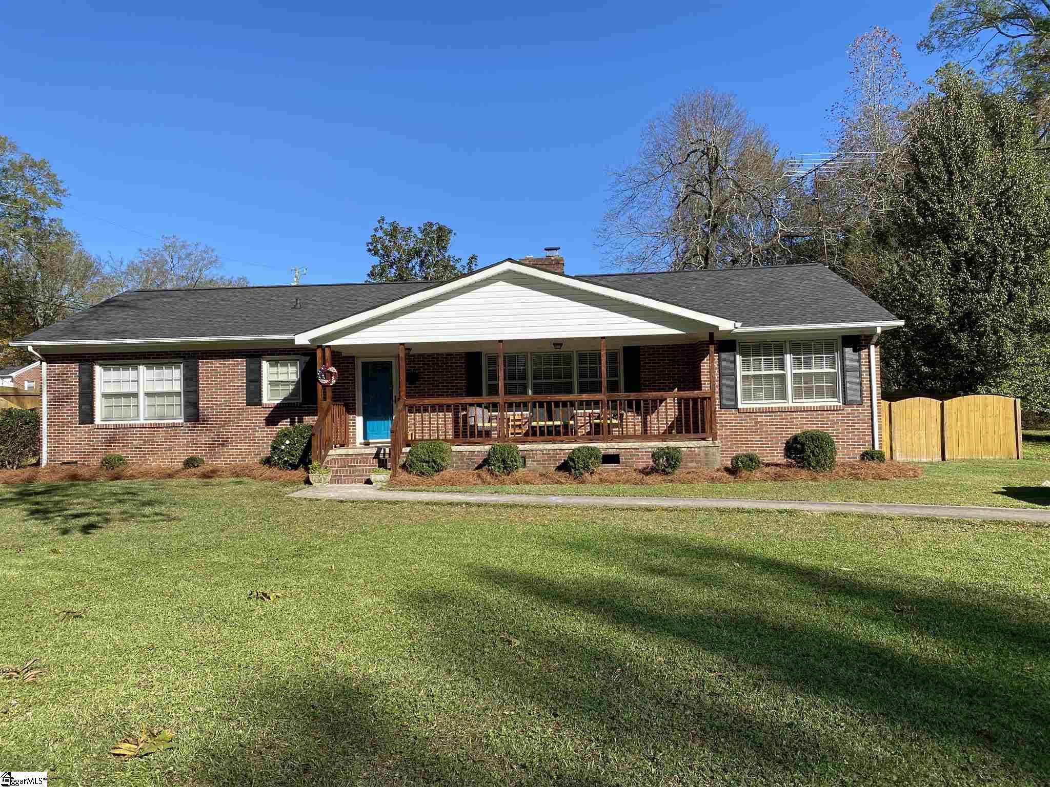 601 Calvert Avenue Clinton, SC 29325 - Photo 2 of 28